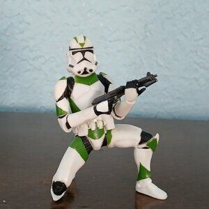 Star Wars ROTS Clone Trooper Green Kneeling 3'in Stationary Figure